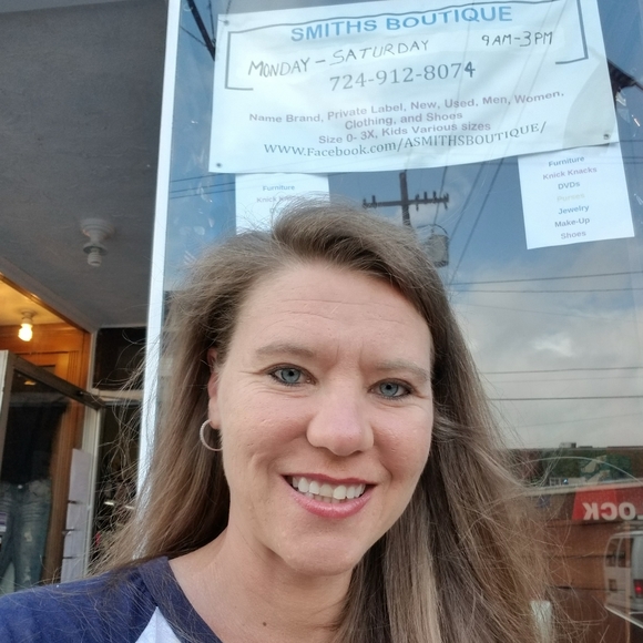 Meet your Posher, Andrea - Picture 1 of 1